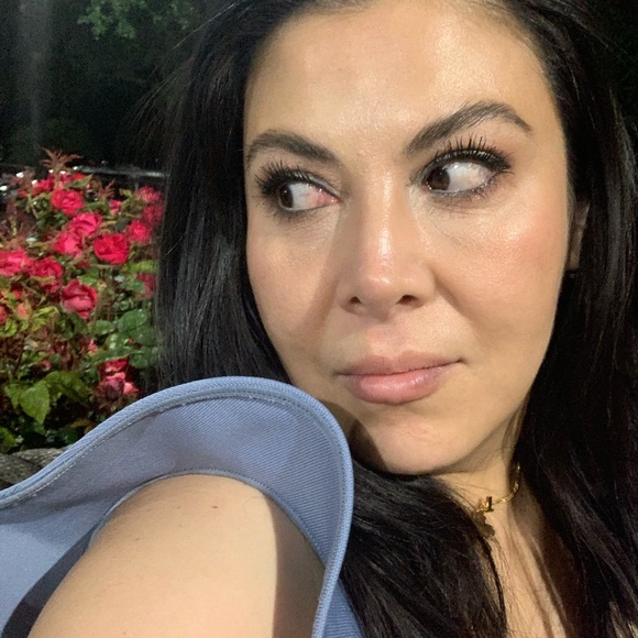 Meet your Posher, Karina - Picture 6 of 6